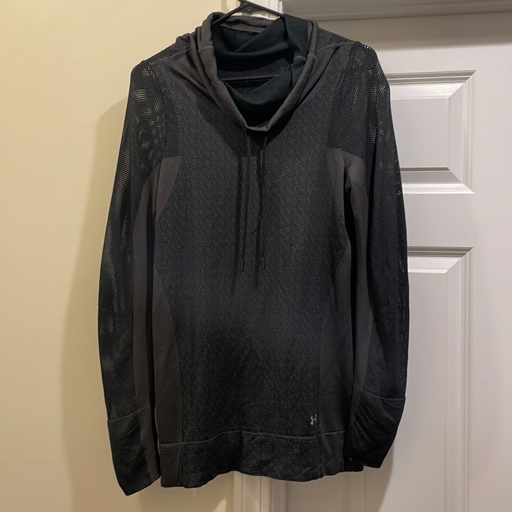 Under armor heat gear cowl neck sweatshirt. Perfect condition, never worn.